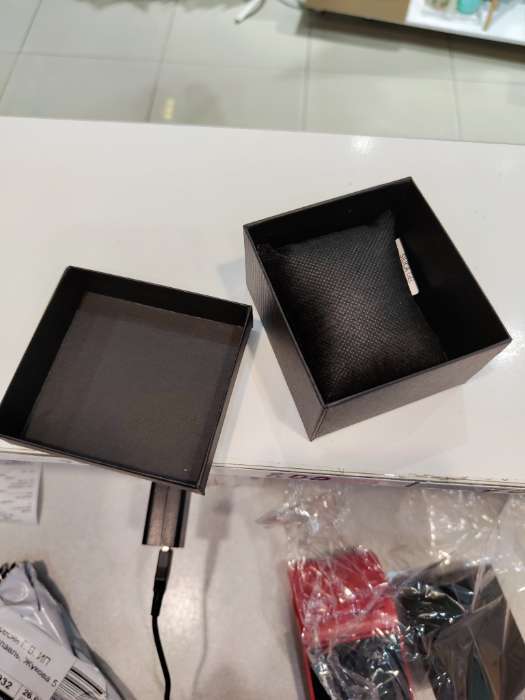 Фотография покупателя товара Коробочка подарочная для часов, 9×8.5×5 см, вставка чёрная, чёрная - Фото 3