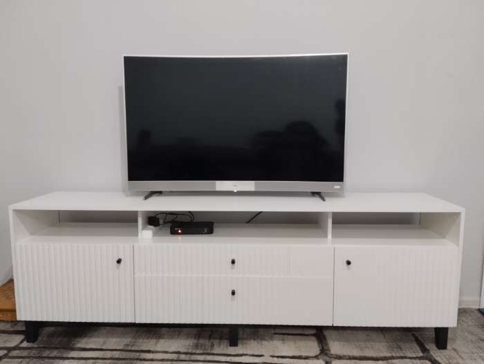 Фотография покупателя товара Тумба под ТВ «Оливия», 2000×426×668 мм, цвет белый / белый глянец - Фото 2