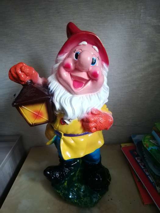 Фотография покупателя товара Садовая фигура "Гном с фонарём", разноцветная, гипс, 40 см - Фото 1