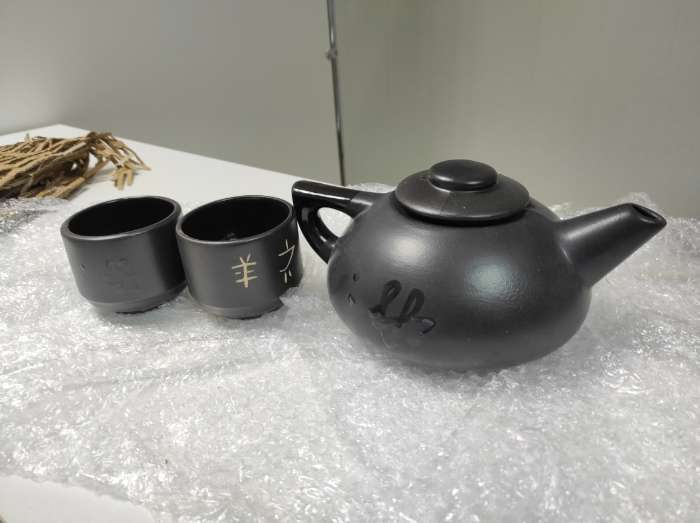 Фотография покупателя товара Набор для чайной церемонии "Иероглиф", 5 предметов: чайник 1 л, чашки 150 мл - Фото 3