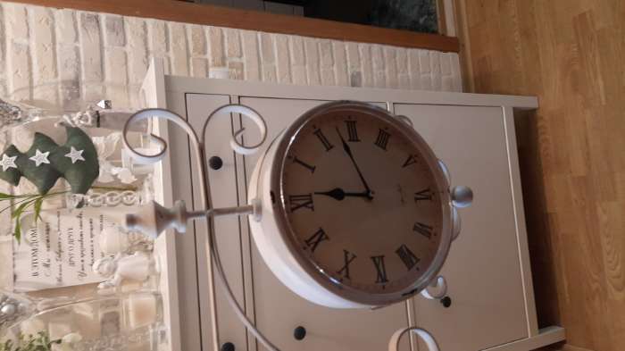Фотография покупателя товара Часы настенные двусторонние, на подвесе "Мерано", дискретный ход, d-24 см, 46 х 29 см, 1 АА - Фото 4