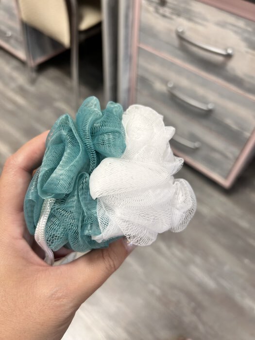 Фотография покупателя товара Мочалка для тела Доляна, 10×10×9 см, двухцветная, 40 г, цвет МИКС - Фото 5