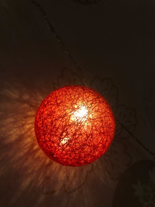 Фотография покупателя товара Гирлянда «Нить» 5 м с насадками «Клубки летние», IP20, прозрачная нить, 20 LED, свечение тёплое белое, 220 В - Фото 3