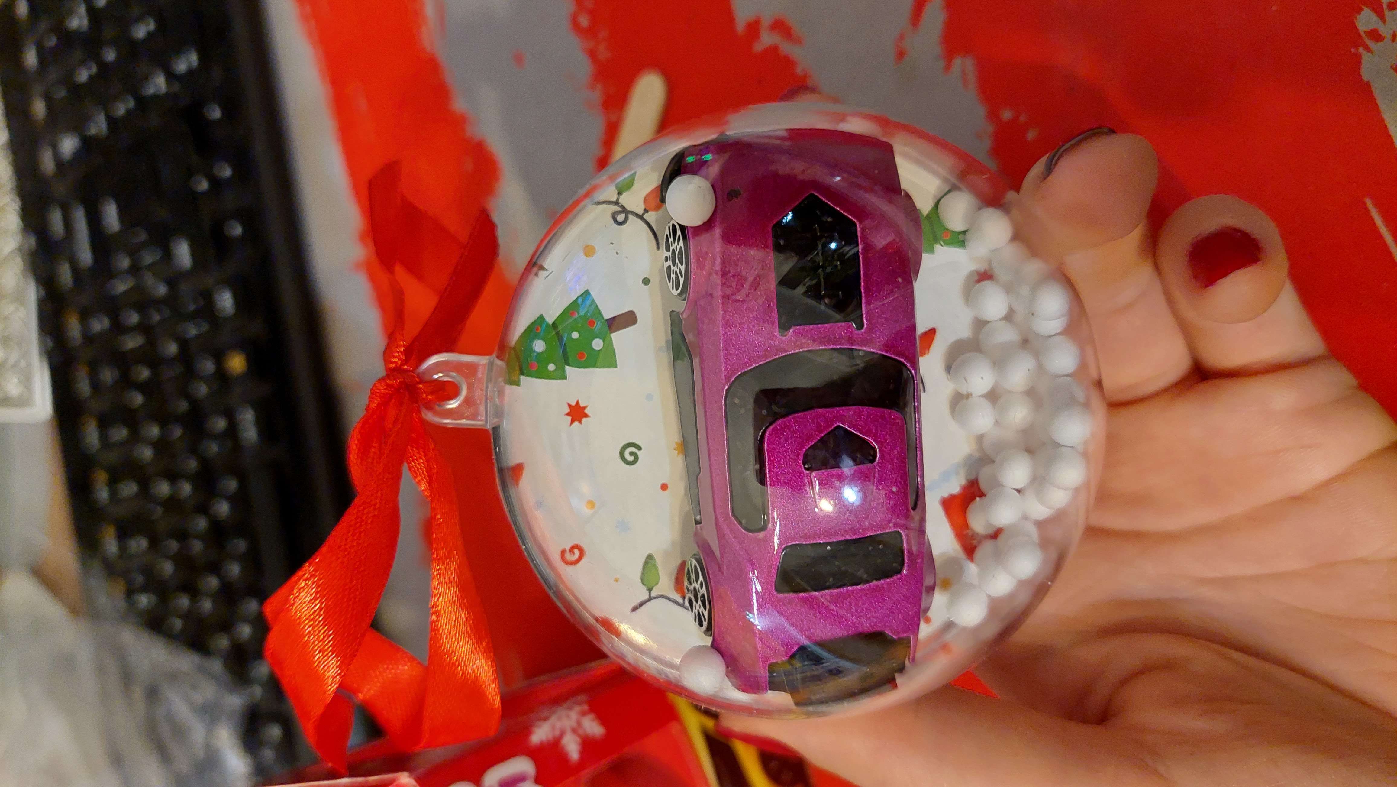 Фотография покупателя товара Новогодний шар с игрушкой «Машинка», 8 х 9,4 х 8 см, цвета МИКС
