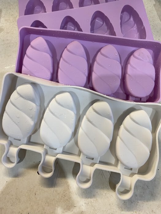 Фотография покупателя товара УЦЕНКА Форма для мороженого «Клубника со сливками», 19.5×11.5×2.4 см, 4 ячейки (6.7×3.7 см), белая - Фото 8