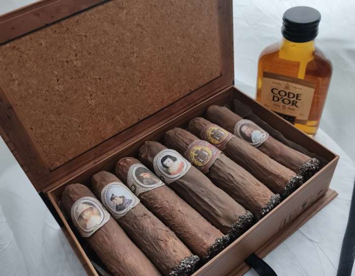 Фотография покупателя товара Коробка - книга, упаковка подарочная, «Крутой мужик», 20×12.5×5 см - Фото 3