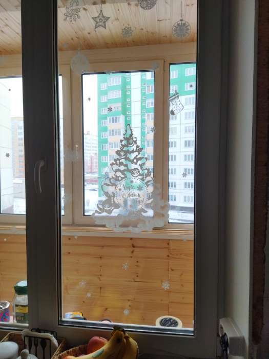 Фотография покупателя товара Наклейка для окон «Зимняя ёлочка» , многоразовая, 33 × 50 см - Фото 3
