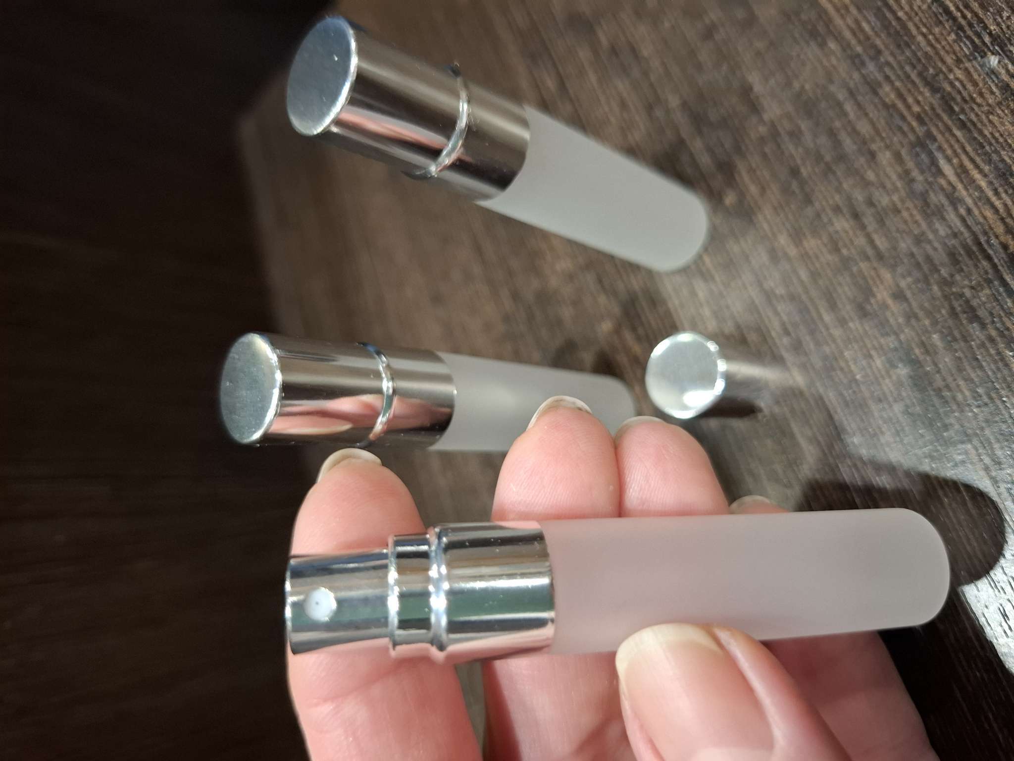 Фотография покупателя товара Флакон для парфюма, с распылителем, стеклянный, 5 мл, серый - Фото 2