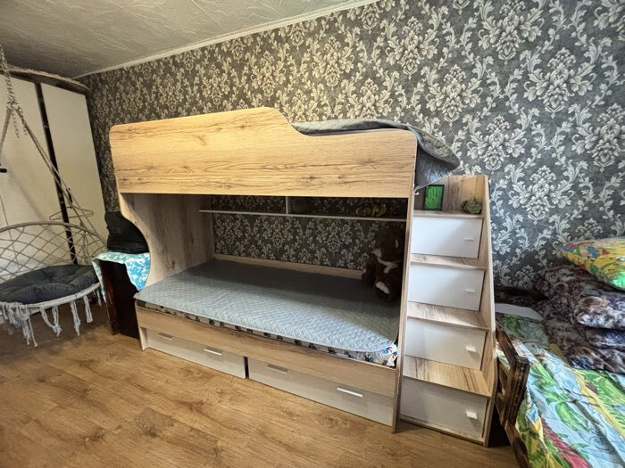 Фотография покупателя товара Кровать двухъярусная «Геометрия 2», с лесенкой, спальное место 800×1800 мм, 2258×842×1611 мм, цвет делано светлый/белый - Фото 2