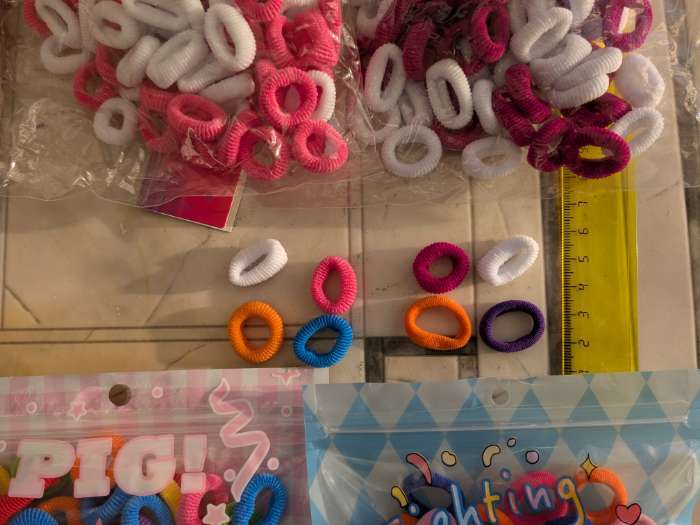 Фотография покупателя товара Резинки для волос «Махрушка спорт», набор 100 шт., 1.5 см, фиолетово-белые - Фото 2