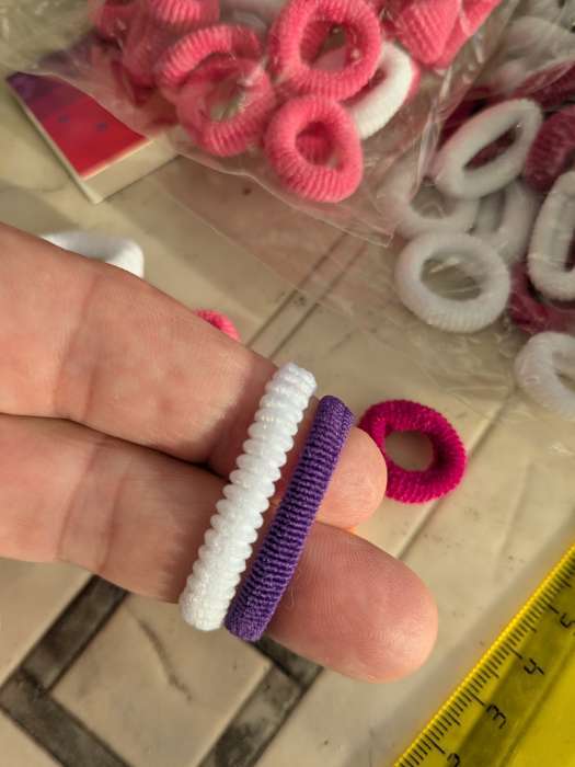 Фотография покупателя товара Резинки для волос «Махрушка спорт», набор 100 шт., 1.5 см, фиолетово-белые - Фото 3