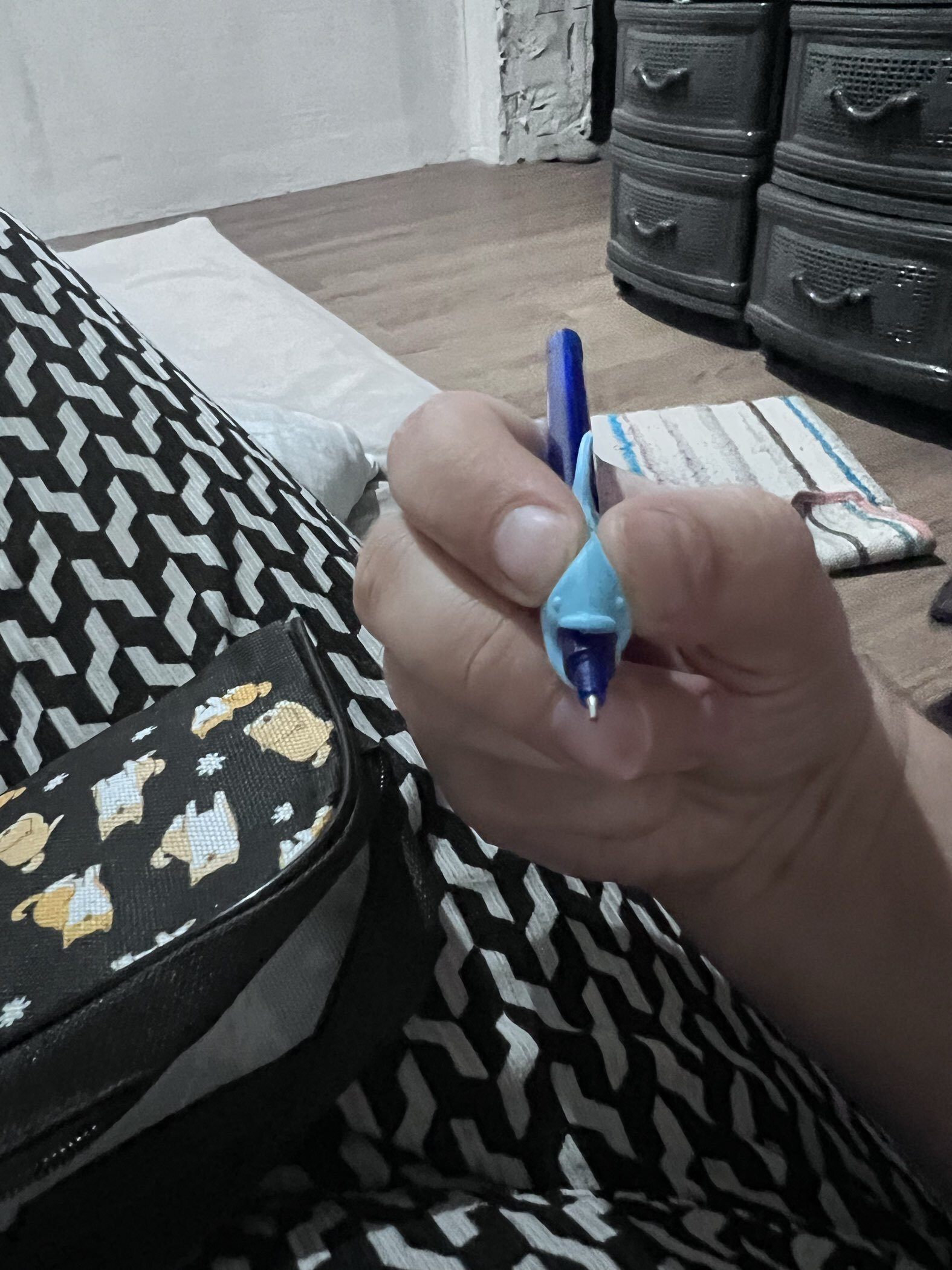 Фотография покупателя товара Набор тренажеров для исправления техники письма 3 штуки «Дельфины» МИКС - Фото 2