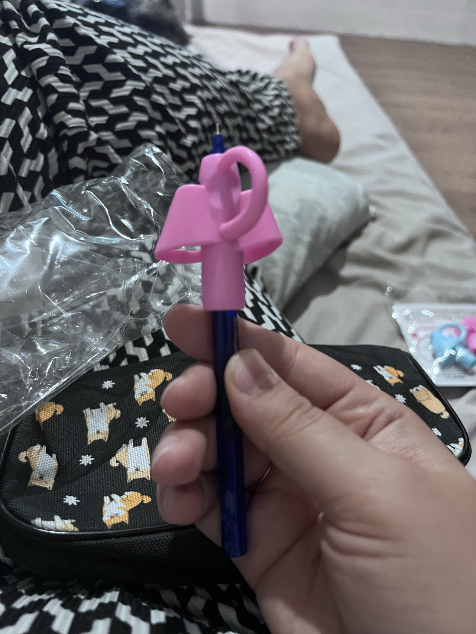 Фотография покупателя товара Развивающий набор «Тренажёр для письма», ручка-самоучка, 2 штуки, цвета МИКС - Фото 2