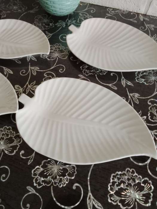 Фотография покупателя товара Блюдо для подачи «Лист», 30×19.5×3 см, керамика, цвет белый - Фото 2