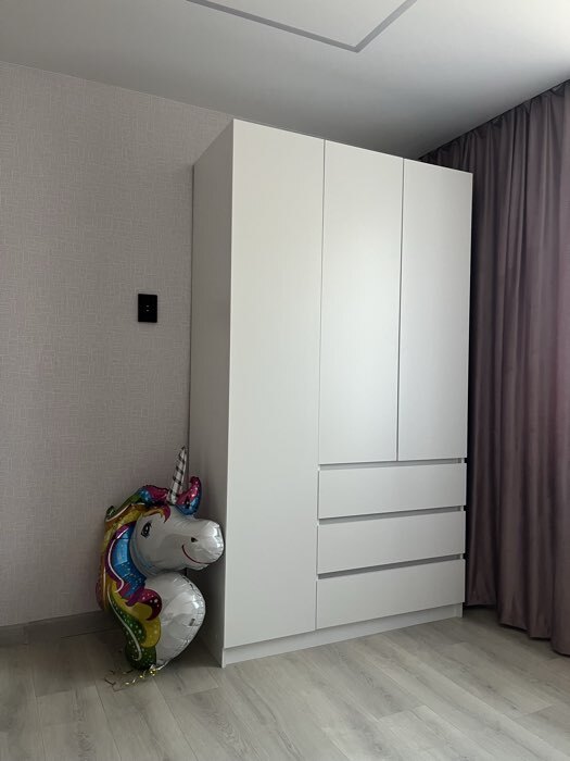 Фотография покупателя товара Шкаф трёхстворчатый распашной «Мадера», 3 ящика, 1200×520×2100 мм, цвет белый - Фото 215