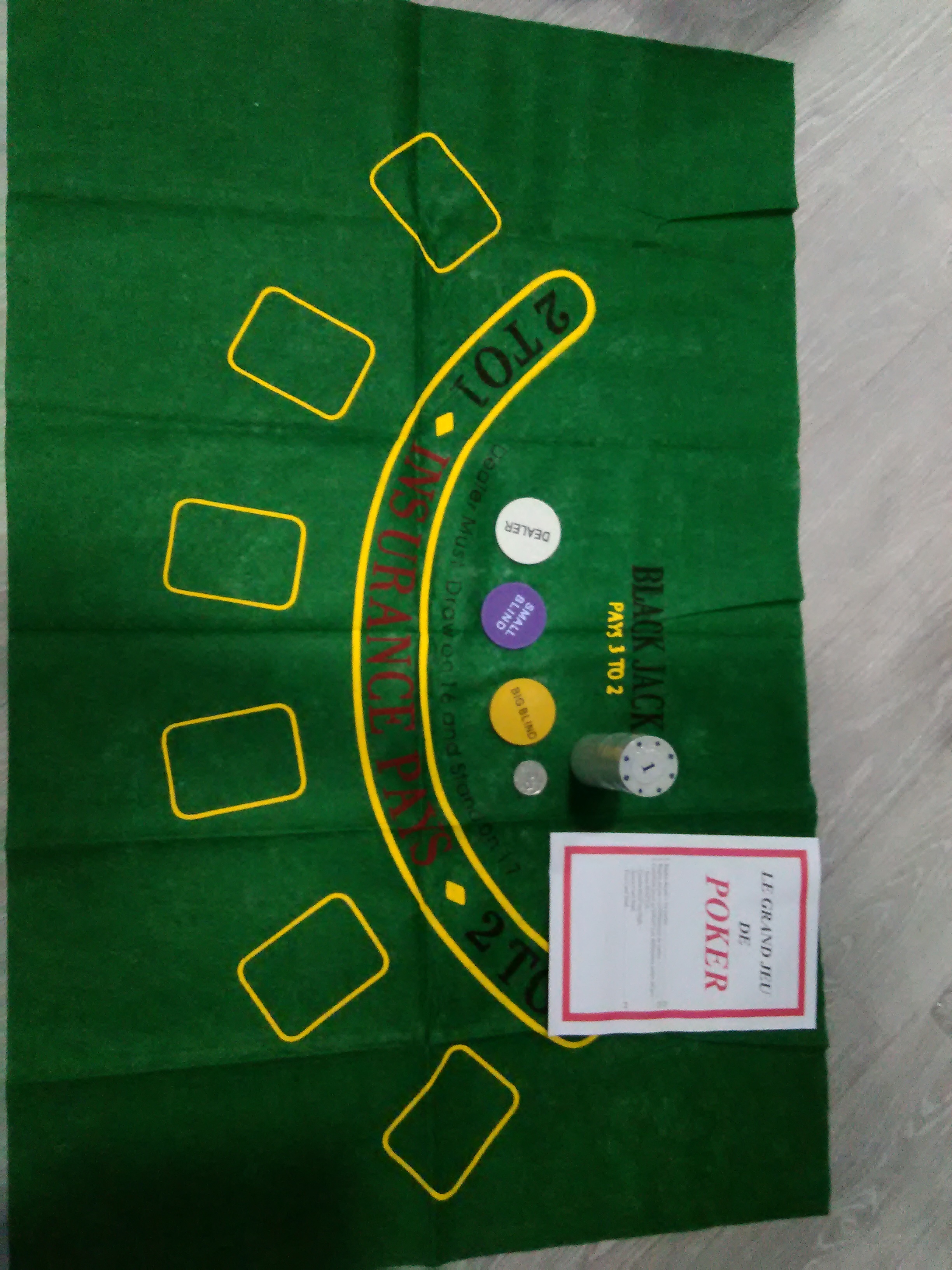 Фотография покупателя товара Покер, набор для игры (карты 2 колоды, фишки 300 шт.), с номиналом, 60 х 90 см - Фото 1