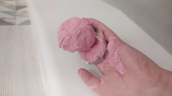Фотография покупателя товара Бомбочки для ванны с наклейкой "Like a girlBOSS ", 130 г, аромат дыня - Фото 3