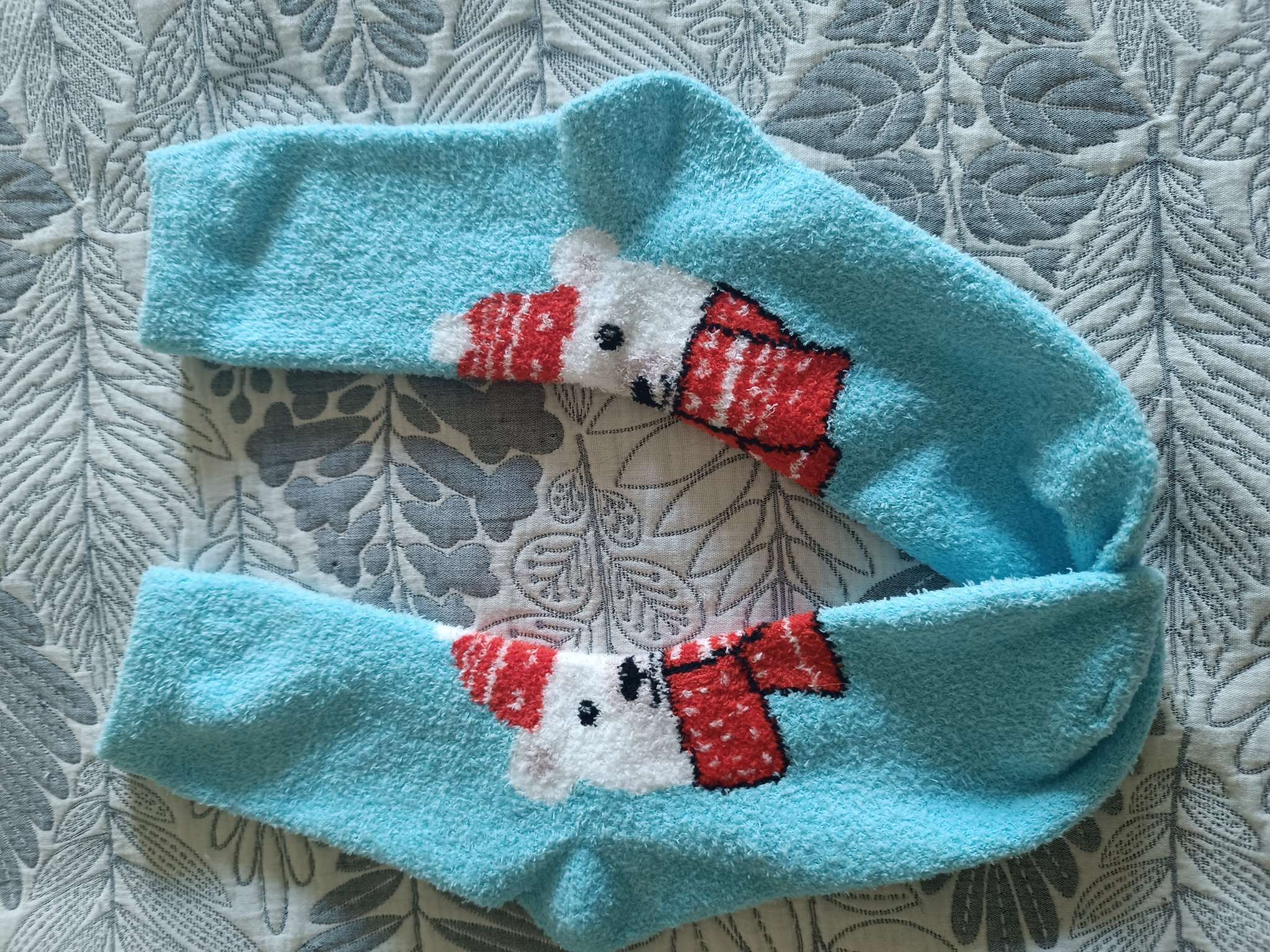 Фотография покупателя товара Носки женские новогодние махровые "Медведь в шарфике", цвет голубой, размер 36-40 - Фото 1