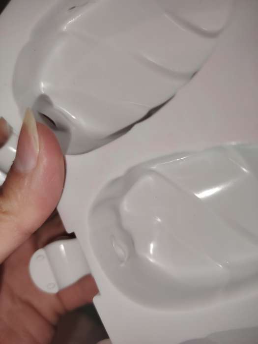 Фотография покупателя товара УЦЕНКА Форма для мороженого «Клубника со сливками», 19.5×11.5×2.4 см, 4 ячейки (6.7×3.7 см), белая - Фото 2