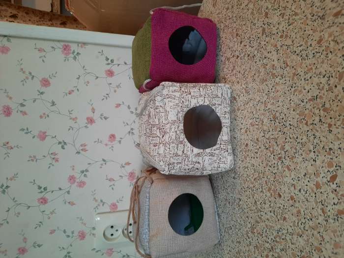 Фотография покупателя товара Подвесной дом для грызунов "Куб", мебельная ткань, флис, 12 х 12 х 12 см, микс цветов - Фото 7