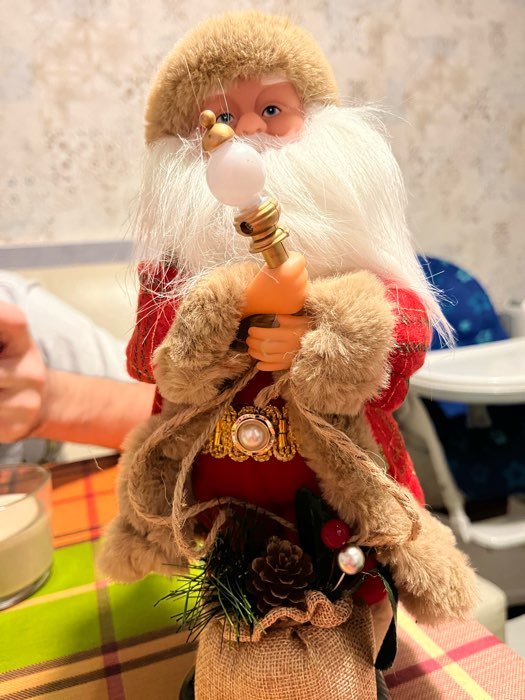 Фотография покупателя товара Дед Мороз "В красной шубке в ёлочках с подарками" двигается, 30 см - Фото 5