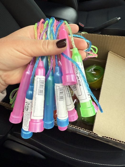 Фотография покупателя товара Скакалка детская, 2 м, регулируемая, цвет МИКС - Фото 1