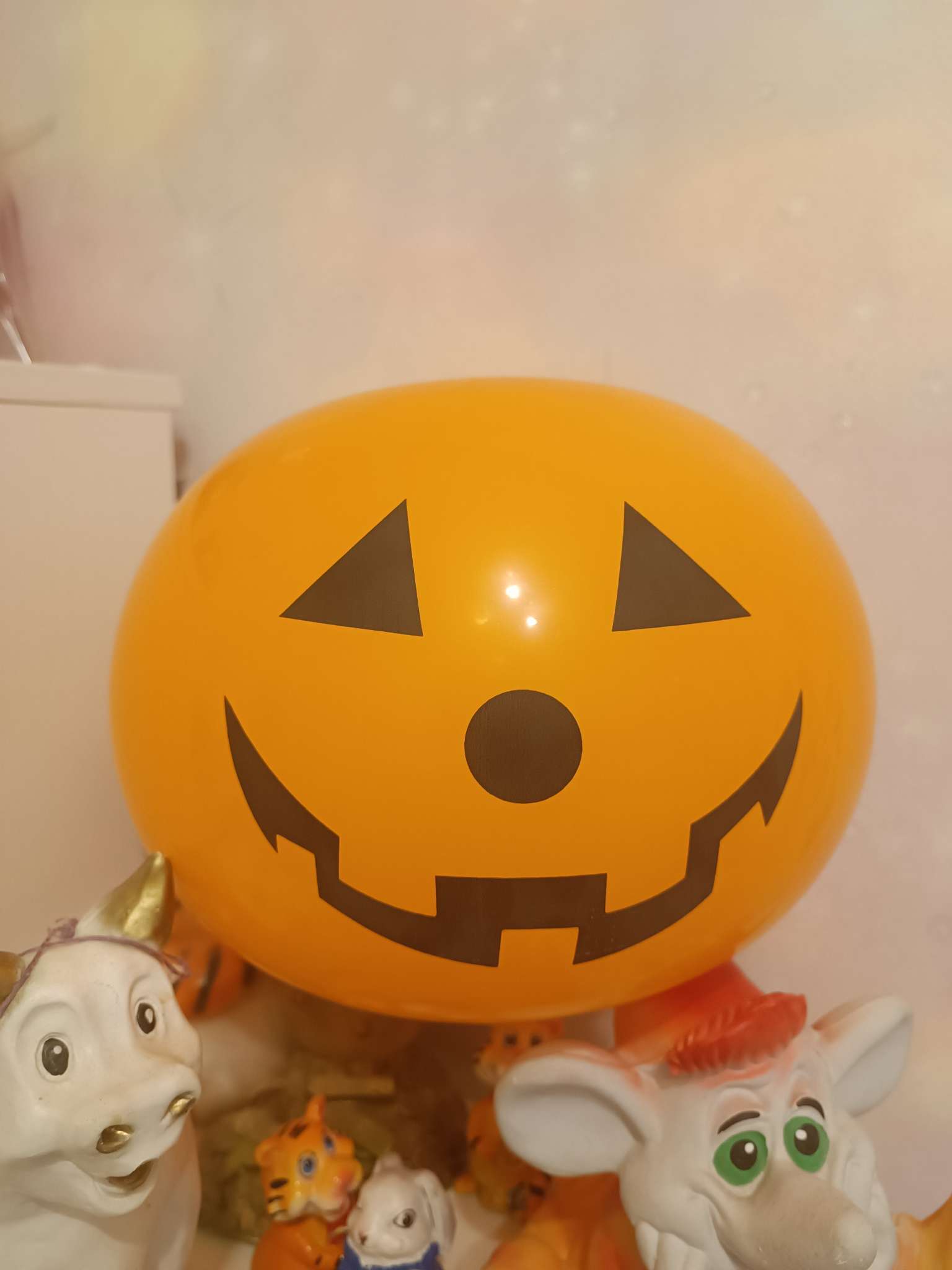 Фотография покупателя товара Воздушный шар латексный на Хэллоуин 12" «Тыква со светом», под воздух - Фото 3