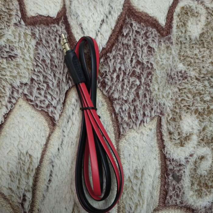 Фотография покупателя товара Кабель аудио AUX Borofone BL6, Jack 3.5 мм(m)-Jack 3.5 мм(m), TPE оплётка, 1 м, белый - Фото 2