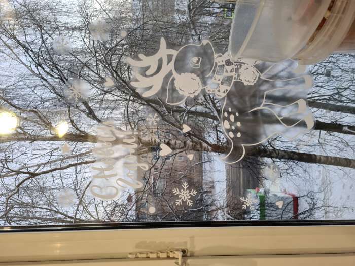 Фотография покупателя товара Наклейки для окон «Зимний малыш», многоразовая, 33 × 50 см