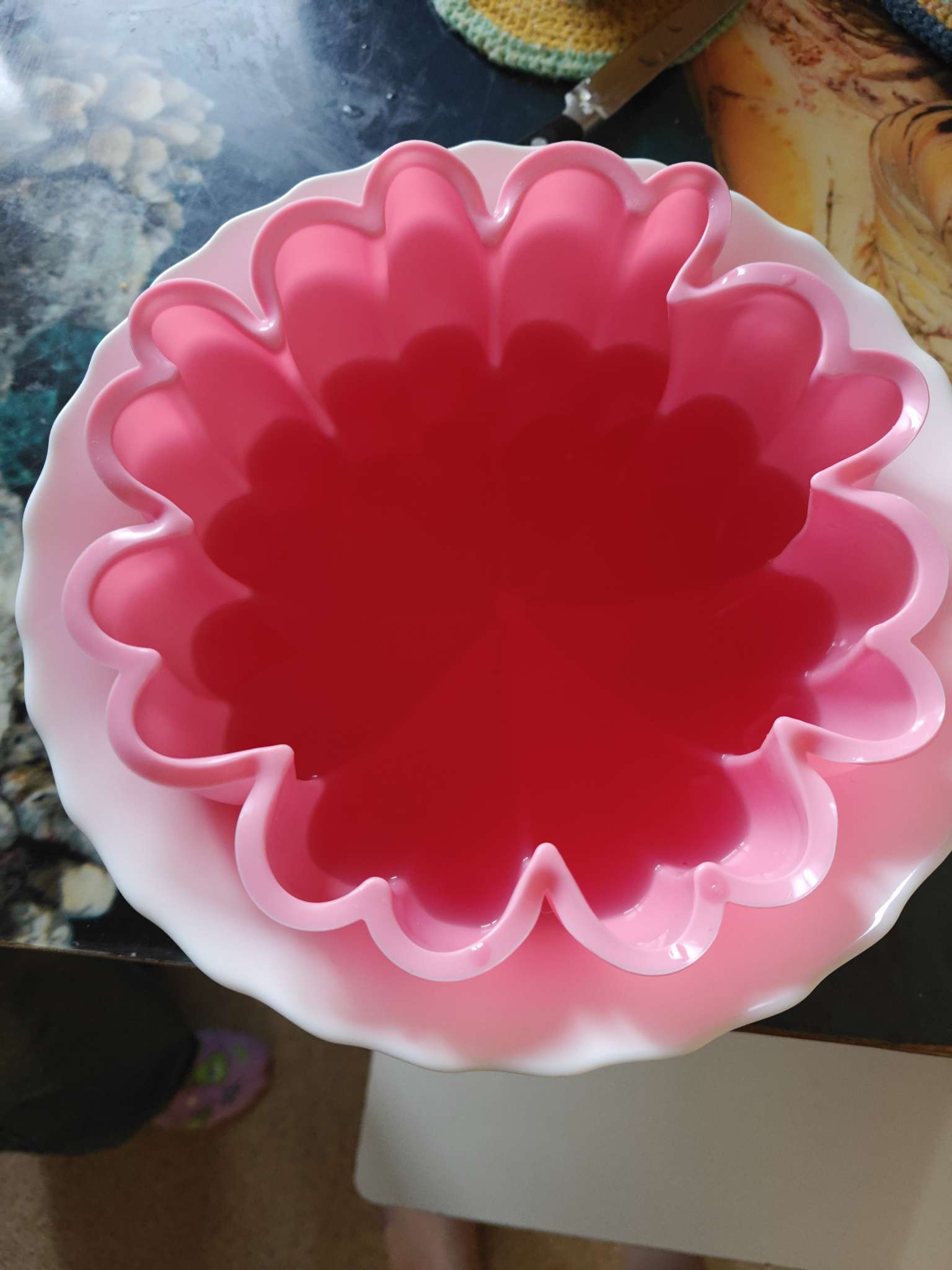 Фотография покупателя товара Форма для выпечки Доляна «Сердца», силикон, 24.5×24.5×8 см, розовая - Фото 1