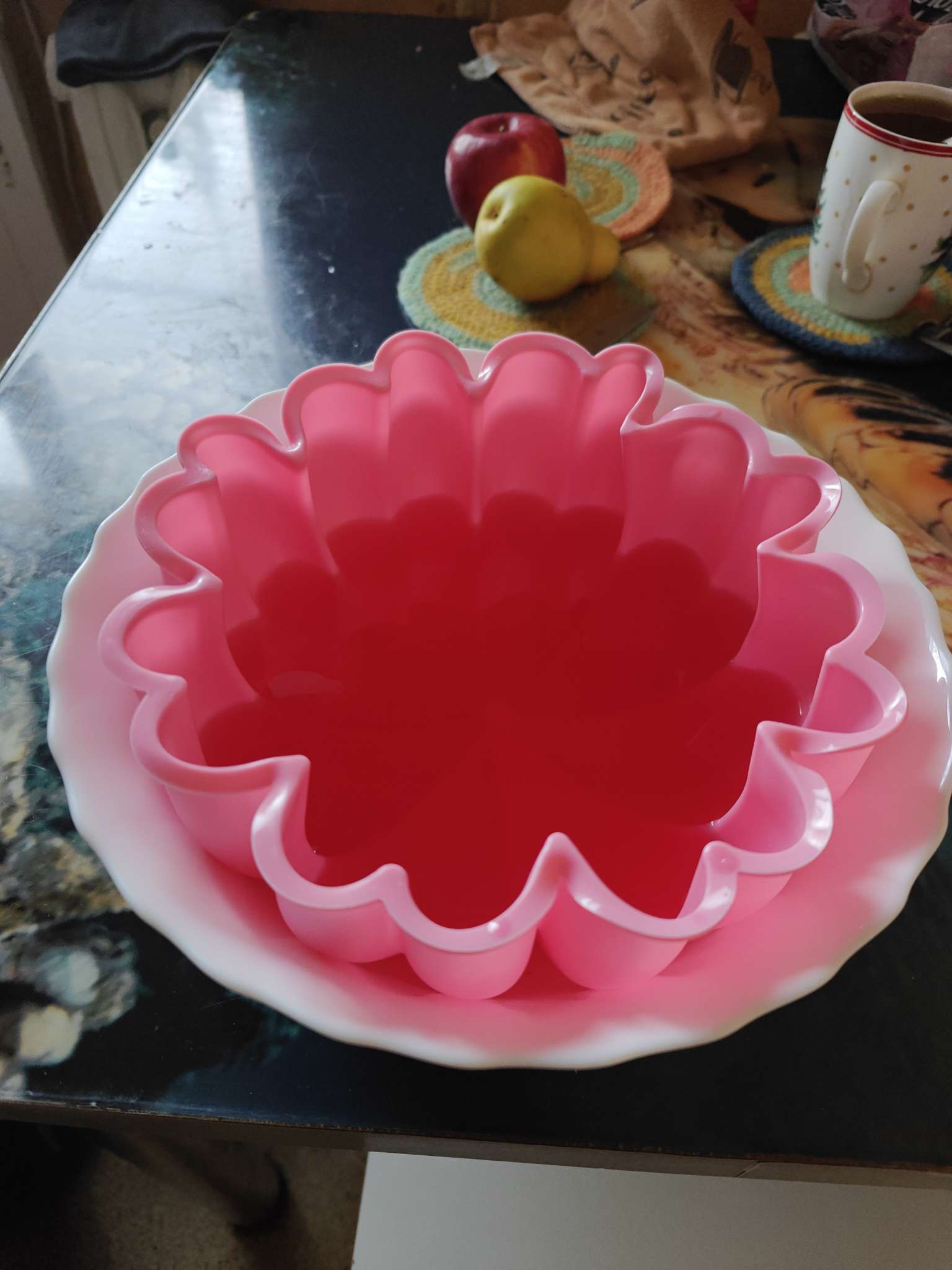 Фотография покупателя товара Форма для выпечки Доляна «Сердца», силикон, 24.5×24.5×8 см, розовая - Фото 2