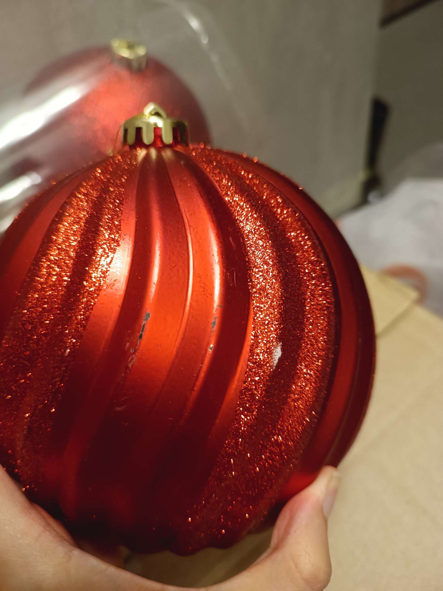 Фотография покупателя товара Ёлочные игрушки «Ассорти», шары новогодние, набор 3 шт., d=15 см, красный - Фото 6