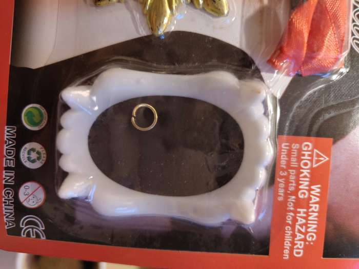 Фотография покупателя товара УЦЕНКА Набор "Вампир" челюсть, орден - Фото 2