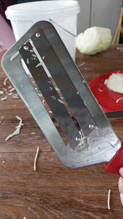 Фотография покупателя товара Шинковка Доляна, 30 см, нержавеющая сталь, красная - Фото 1