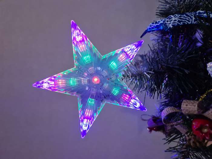 Фотография покупателя товара Светодиодная верхушка на ёлку «Звезда белая» 18 см, 20 LED, провод 2 метра, 220 В, свечение мульти