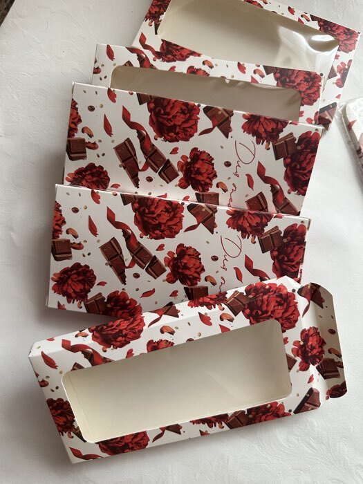 Фотография покупателя товара Коробка для шоколада «С днём рождения!», с окном, 17.3×8.8×1.5 см - Фото 3
