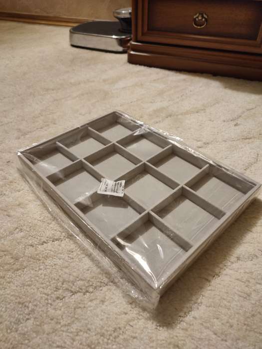 Фотография покупателя товара Подставка для украшений QF, 12 ячеек, флок, 35×24×3 см, серая - Фото 1