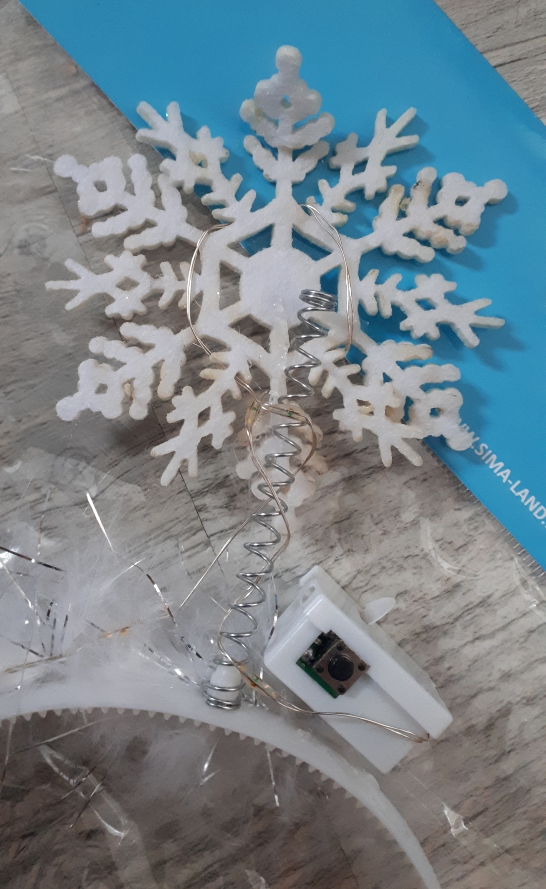 Фотография покупателя товара Новогодний карнавальный ободок «Снежинка 2» с голубыми диодами, на новый год - Фото 3