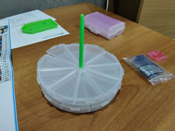 Фотография покупателя товара Органайзер для хранения мелочей, 8 ячеек, d=10.5×3 см, прозрачный - Фото 1