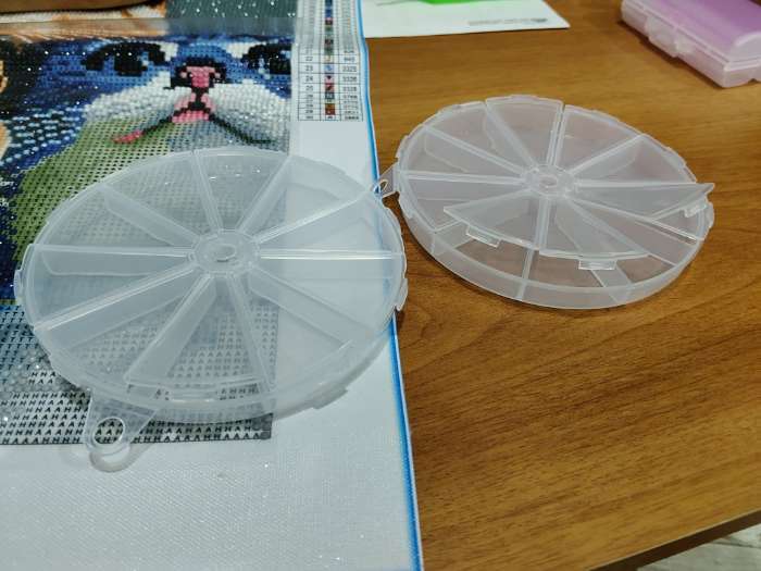 Фотография покупателя товара Органайзер для хранения мелочей, 8 ячеек, d=10.5×3 см, прозрачный - Фото 2