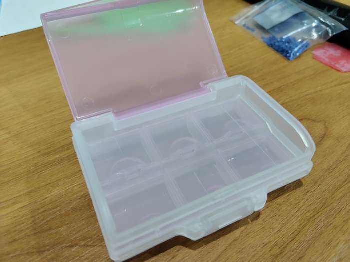 Фотография покупателя товара Органайзер для хранения мелочей, двусторонний, 7 ячеек, 9.2×7×3 см, МИКС - Фото 3