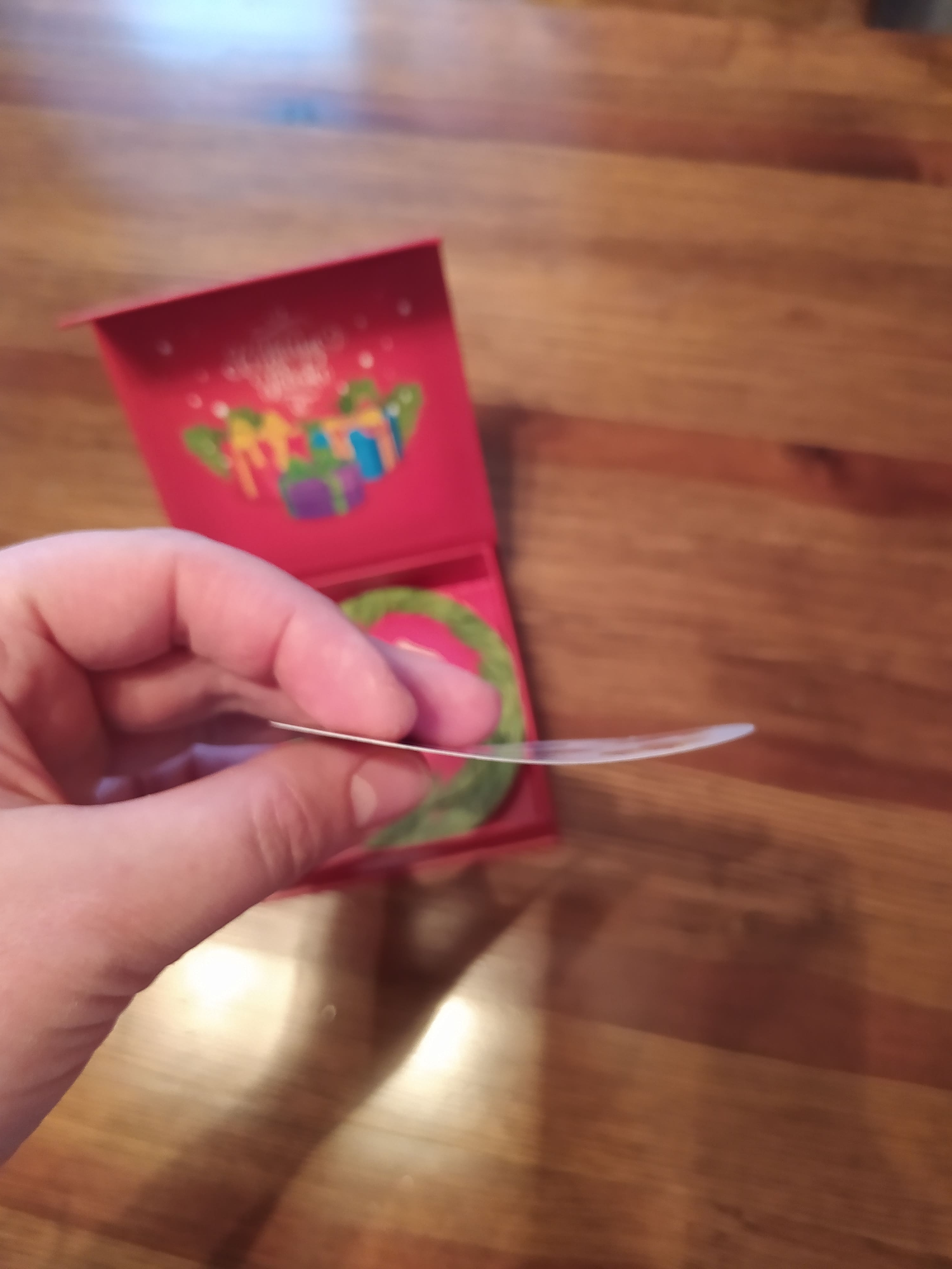 Фотография покупателя товара Новогодняя настольная игра «Новый год: Дуббль», в подарочной коробке на магнитах, 55 карт, 5+