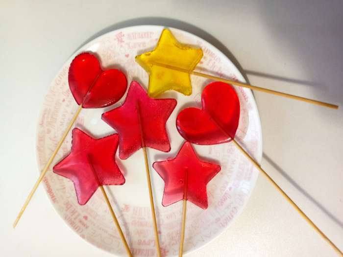 Фотография покупателя товара Форма для леденцов «Сердечки», силикон, 16×14×0.7 см, 6 ячеек, прозрачная - Фото 1