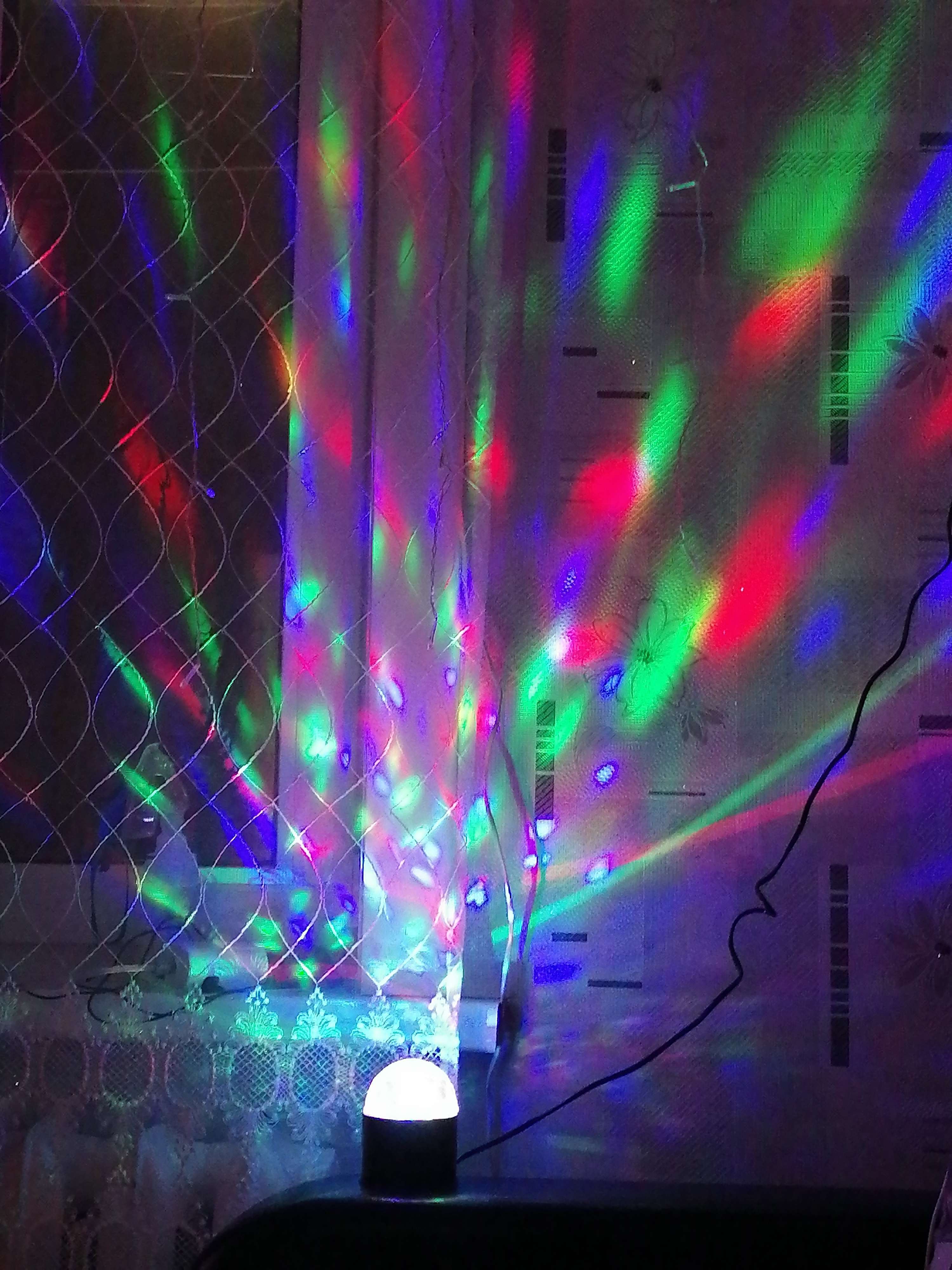 Фотография покупателя товара Световой прибор «Хрустальный шар» 7.5 см, свечение RGB, 220 В, чёрный - Фото 11