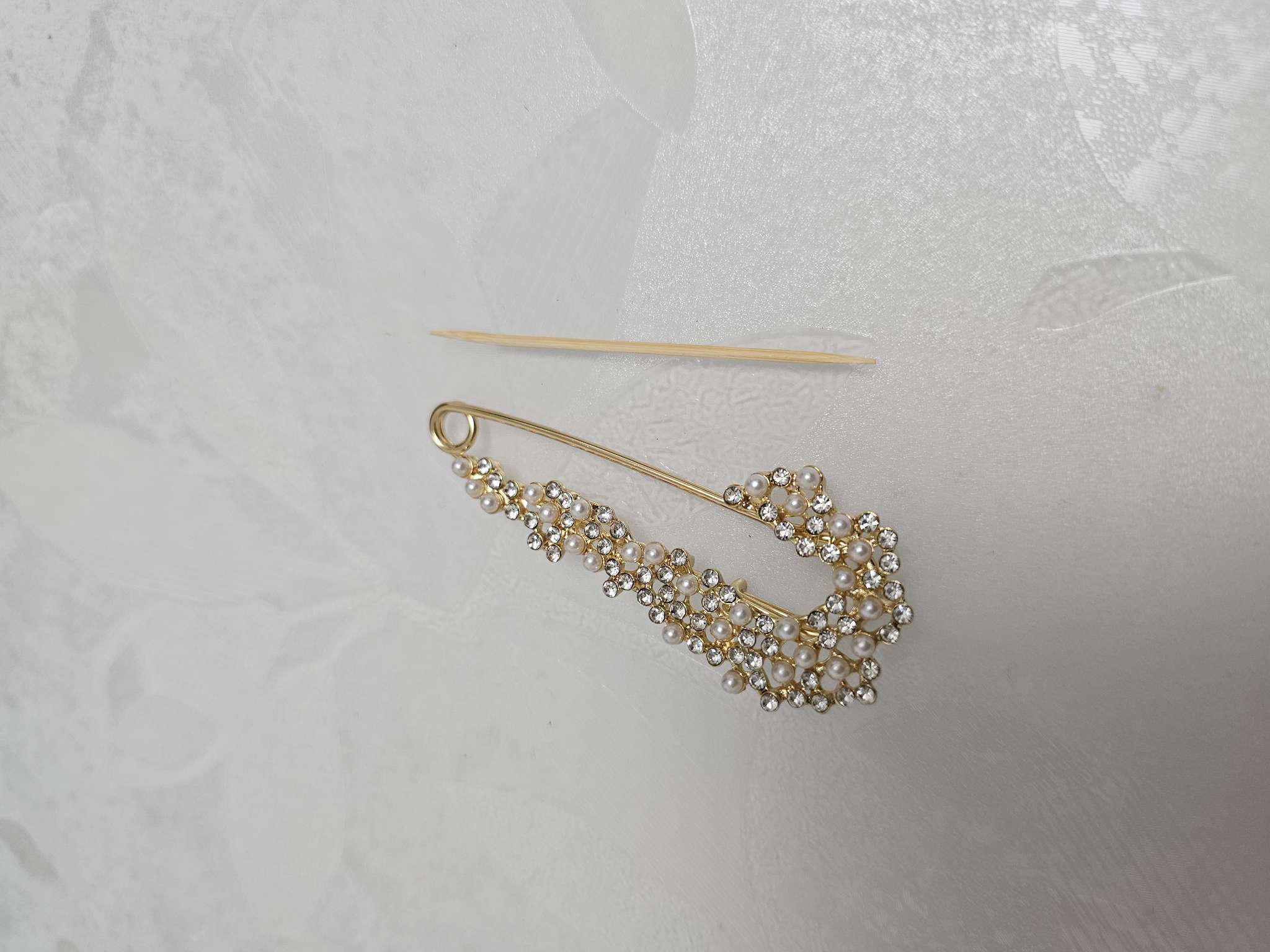 Фотография покупателя товара Булавка «Жемчужная россыпь» со стразами, 7.5 см, белая в золоте - Фото 1