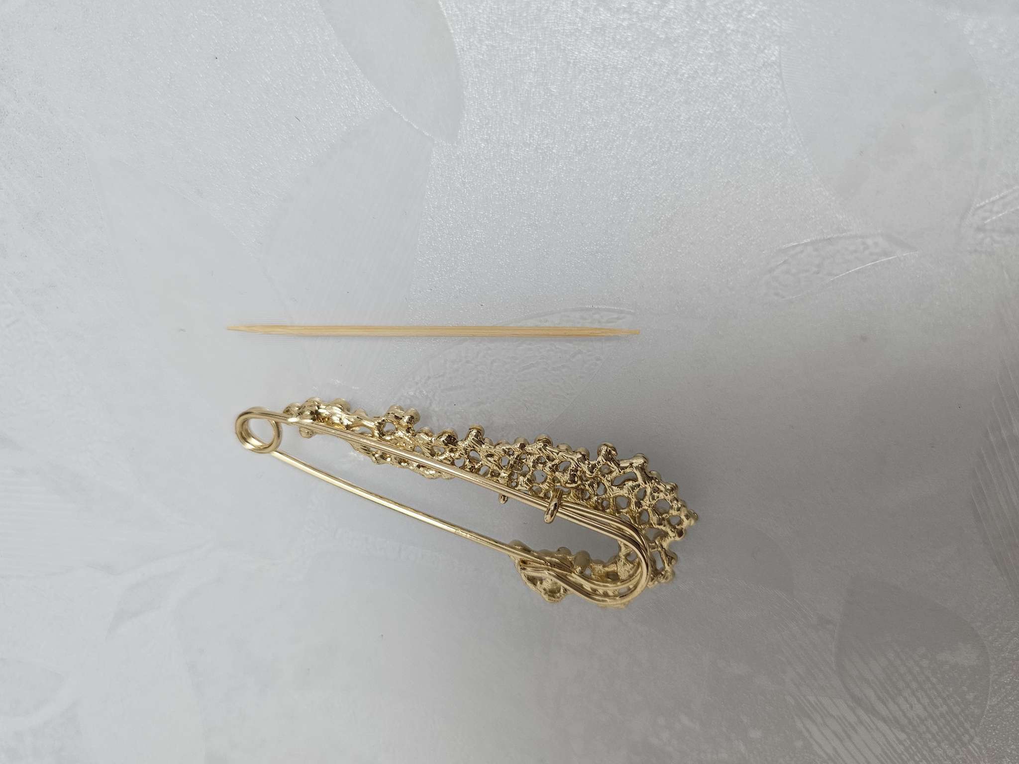 Фотография покупателя товара Булавка «Жемчужная россыпь» со стразами, 7.5 см, белая в золоте - Фото 2