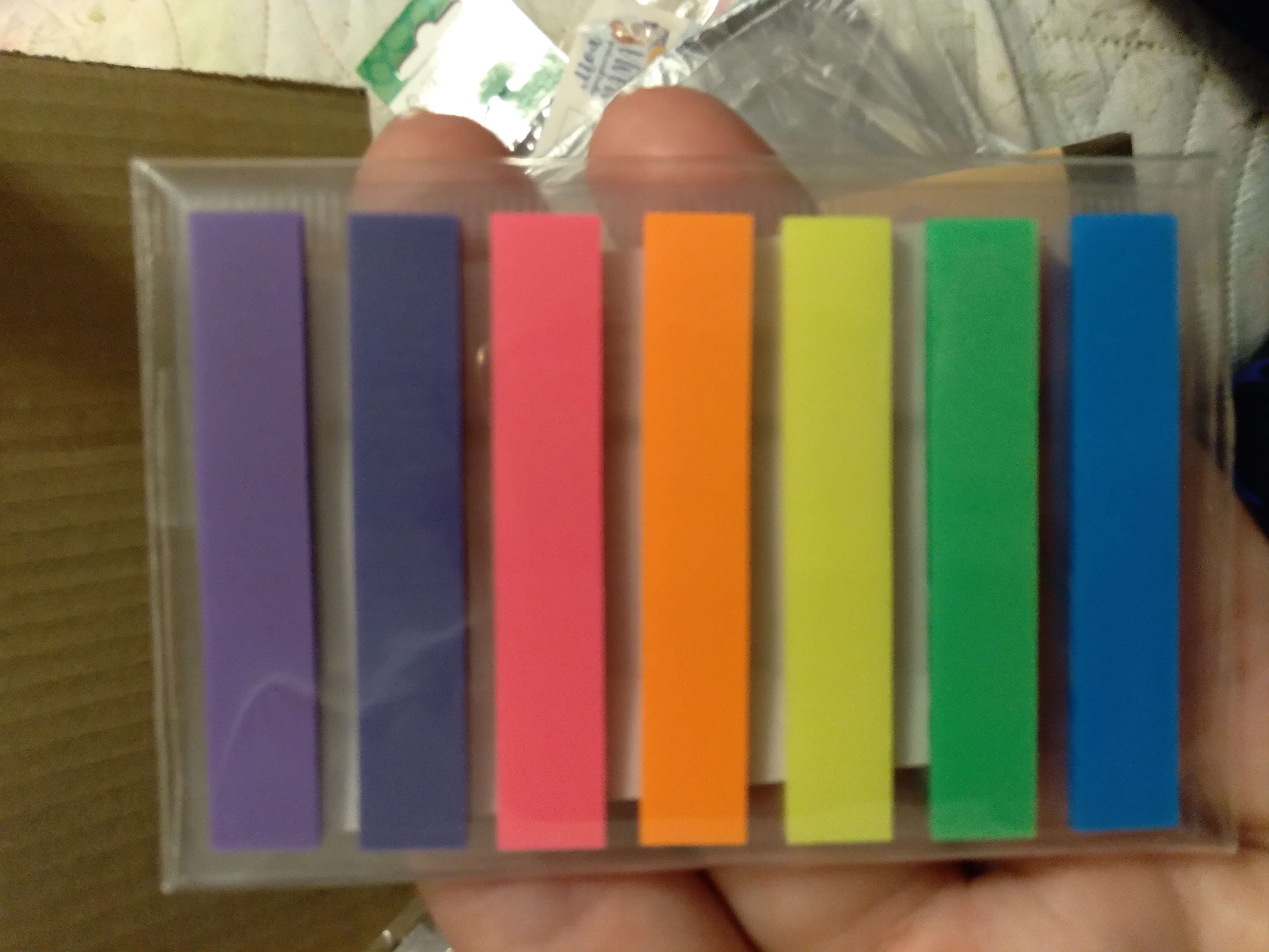 Фотография покупателя товара Блок-закладка с липким краем 8 мм х 45 мм, пластик, 7 цветов по 20 листов, флуоресцентные - Фото 5