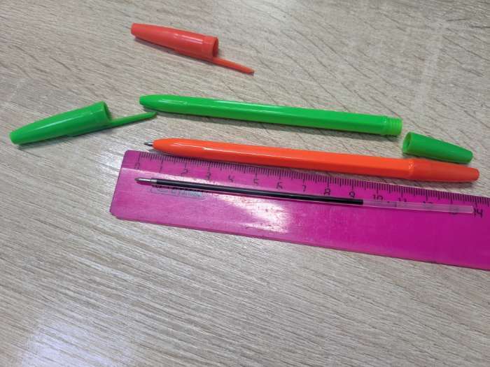 Фотография покупателя товара Набор ручек шариковых 4 штуки, стержень 0.7 мм синий, корпус НЕОН - Фото 1