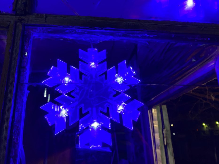 Фотография покупателя товара Гирлянда «Нить» 2 м с насадками «Снежинка матовая», IP20, прозрачная нить, 36 LED, свечение синее, 220 В - Фото 7