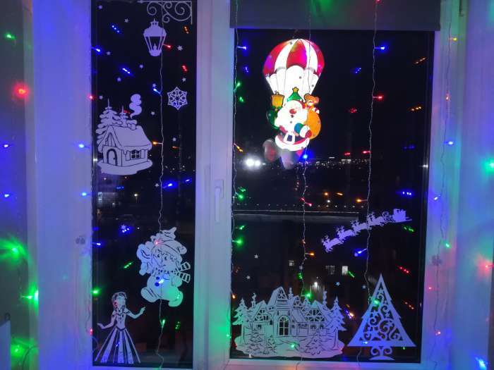 Фотография покупателя товара Светодиодная фигура «Дед Мороз на парашюте» 19 × 42 см, пластик, 220 В, свечение мульти (RG/RB) - Фото 2
